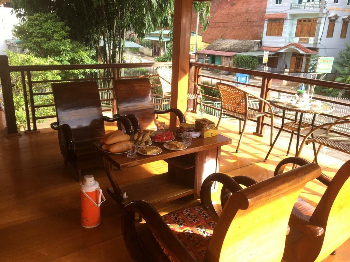 Nha Nghi Moon 2 Bed & Breakfast Yen Bai Bagian luar foto